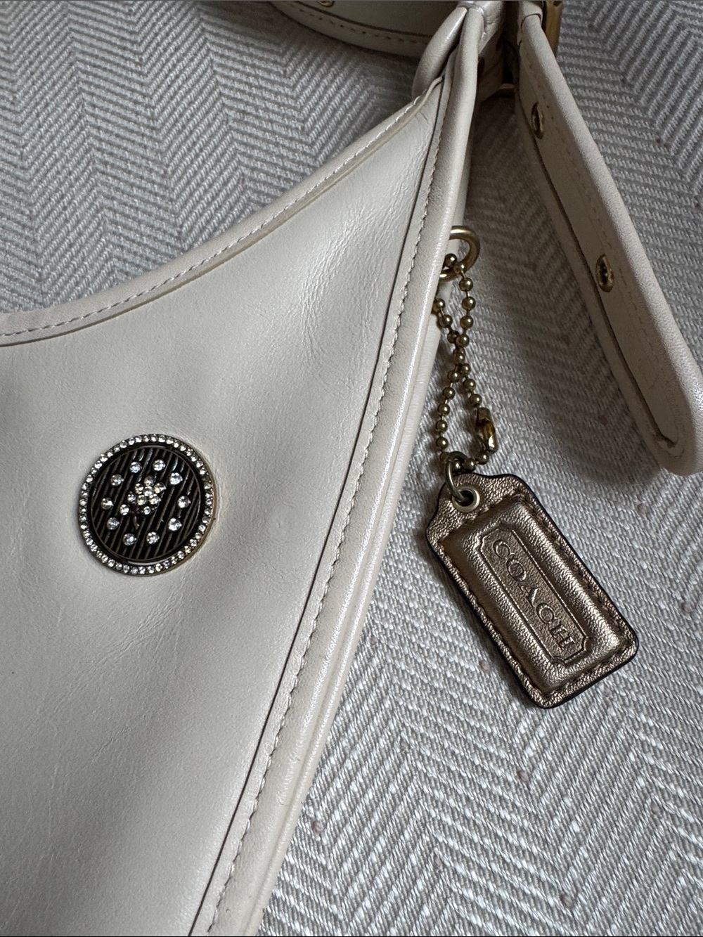 Coach Ergo C2265 customized with pin (Coach) and a tag (Coach) - Picture 7 of 10